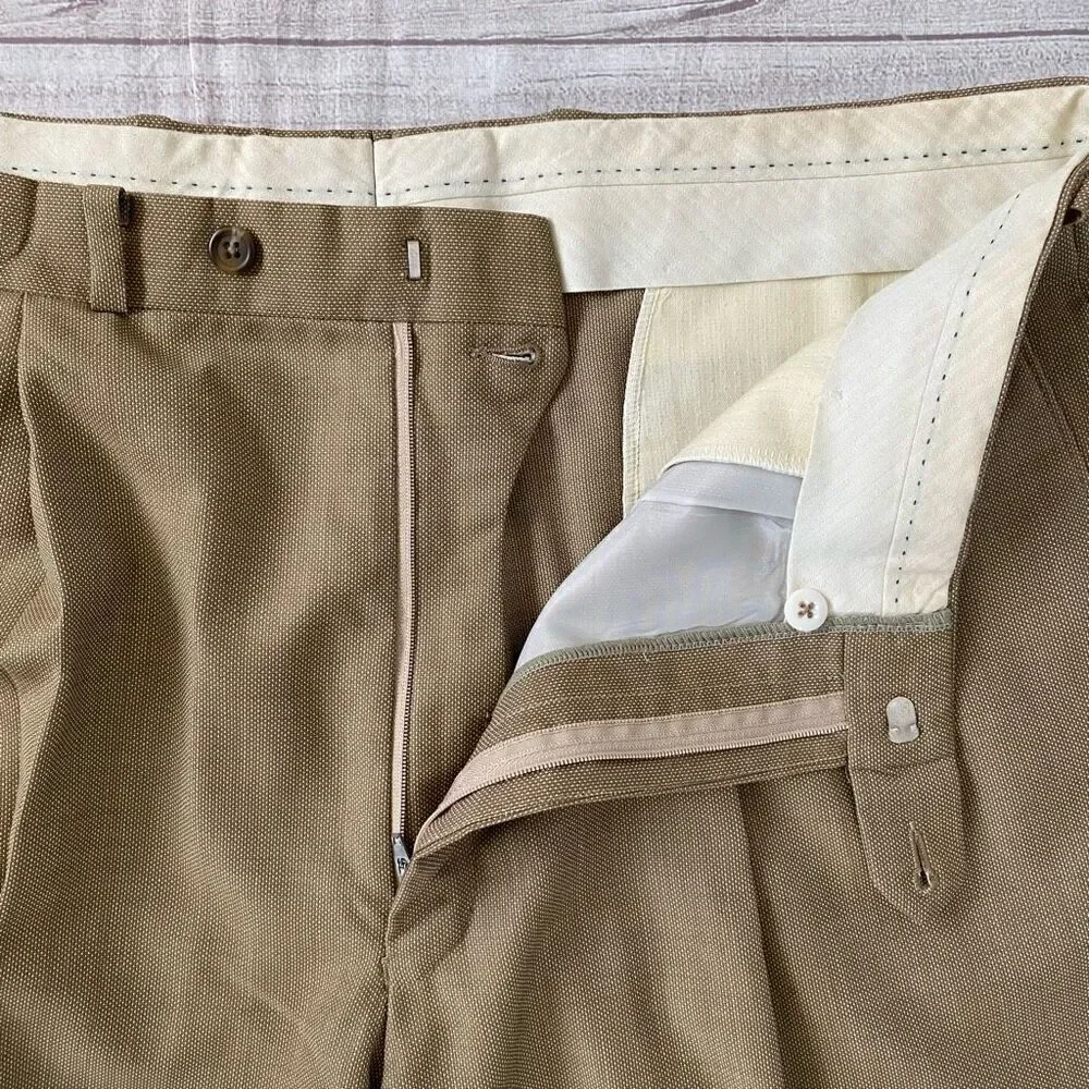Ralph Lauren wool tan suit w/fully lined 3 button jacket and pleated cuffed pant